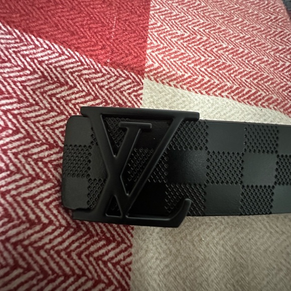 All black Louis Vuitton belt - Picture 2 of 6